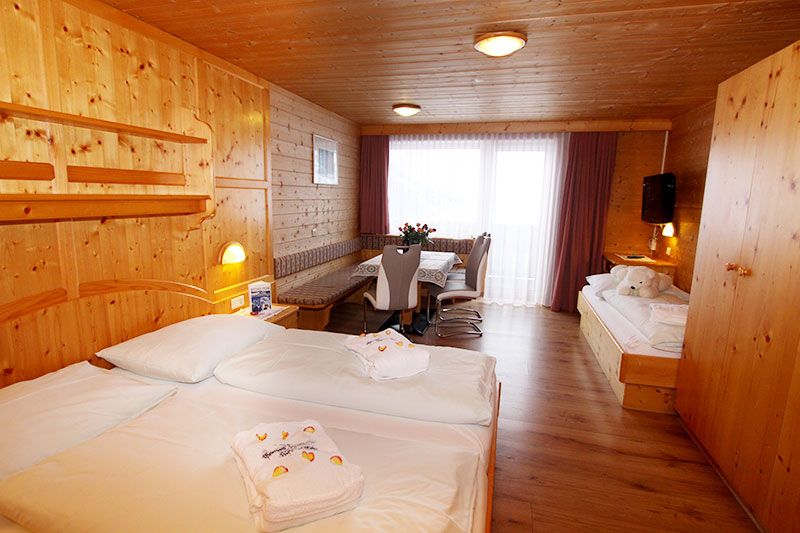 Dreibettzimmer Vierbettzimmer Geierwallihof Vent Ötztal Tirol